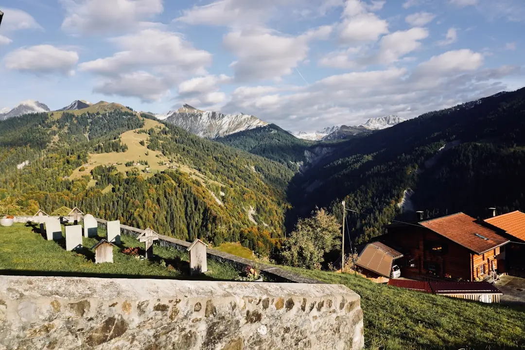 Où acheter en Vallée d’Aoste : Courmayeur, Aoste ou les vallées latérales ?