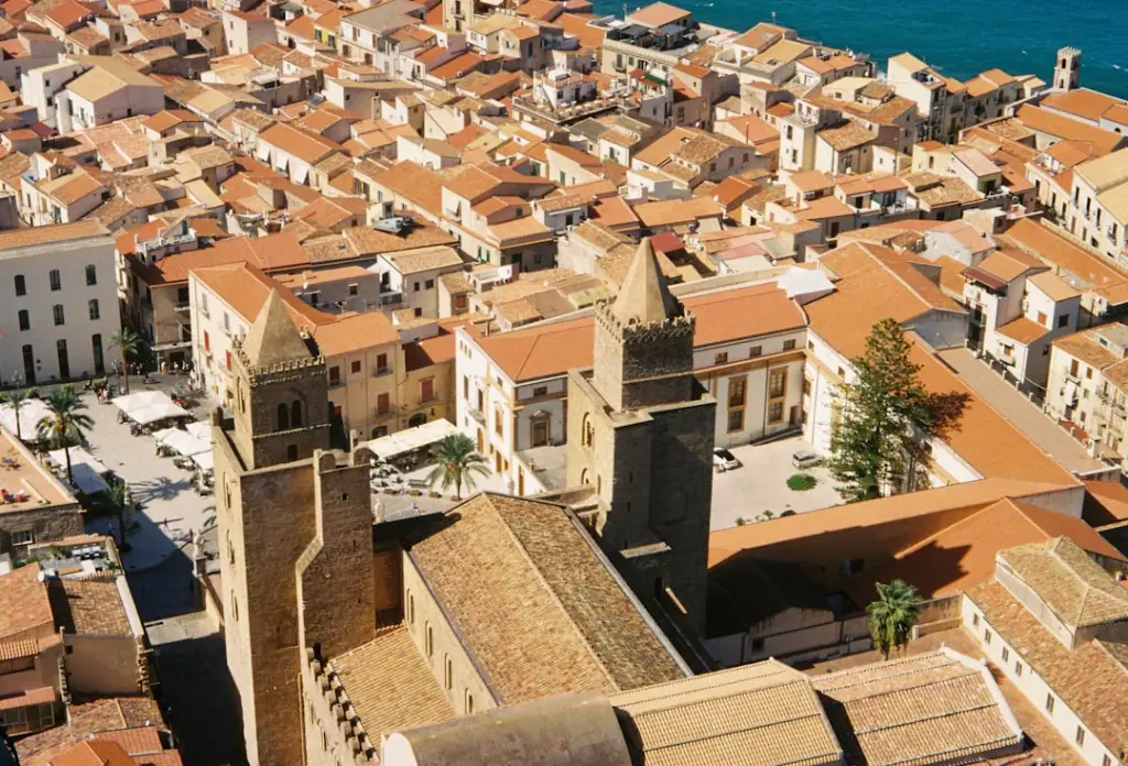 Les plus beaux villages de Sardaigne : traditions et plages paradisiaques