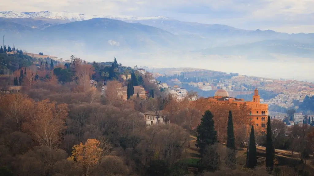 Vivre en Andalousie : soleil, culture et villages blancs à l’horizon